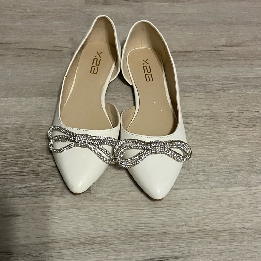 Chic White Flats with Rhinestone Bow
